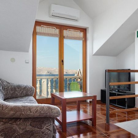 Manda Appartement Karlobag Buitenkant foto