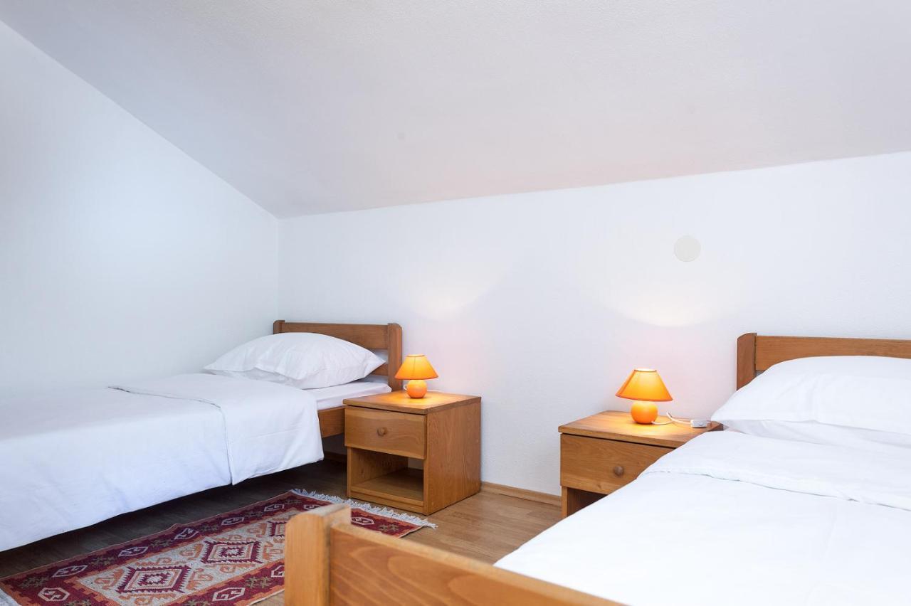 Manda Appartement Karlobag Buitenkant foto